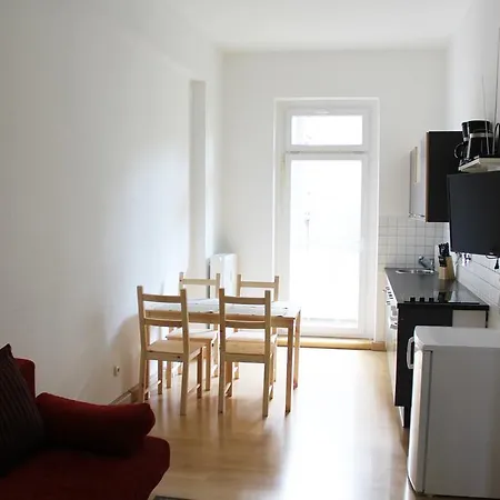 Family Karl-liebknecht-strasse Апартаменты
