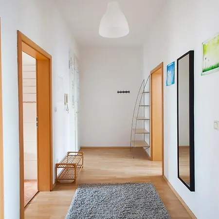 Family Karl-liebknecht-strasse Апартаменты *